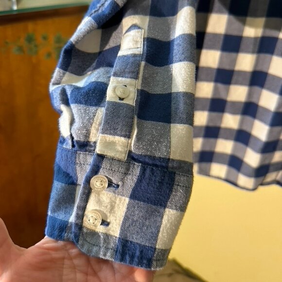 Women's Vineyard Vines Flannel Shirt, size S - Picture 3 of 4